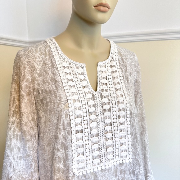 Tahari blouse - Picture 3 of 10